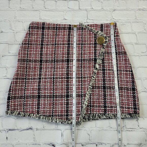 NWT Chicwish white Red Tweed mini skirt size M - Picture 10 of 11